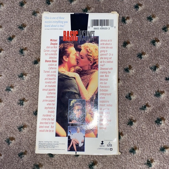 Basic Instinct VHS Tape - Picture 2 of 5